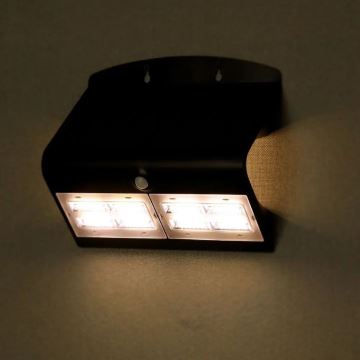 LED Solární nástěnné svítidlo se senzorem LED/7W/3,7V 4000K IP65 černá